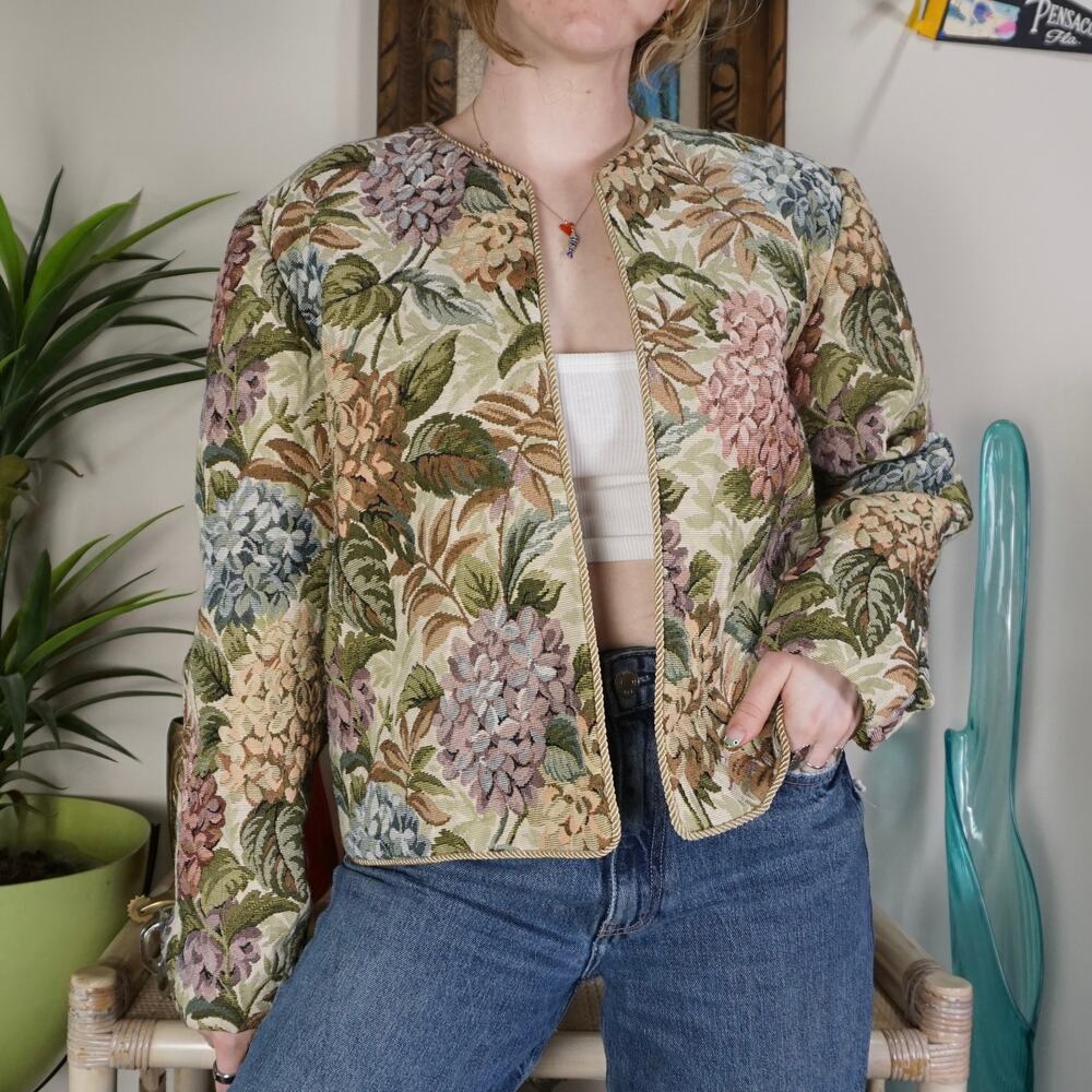 Vintage tapestry w/ piping boxy floral jacket